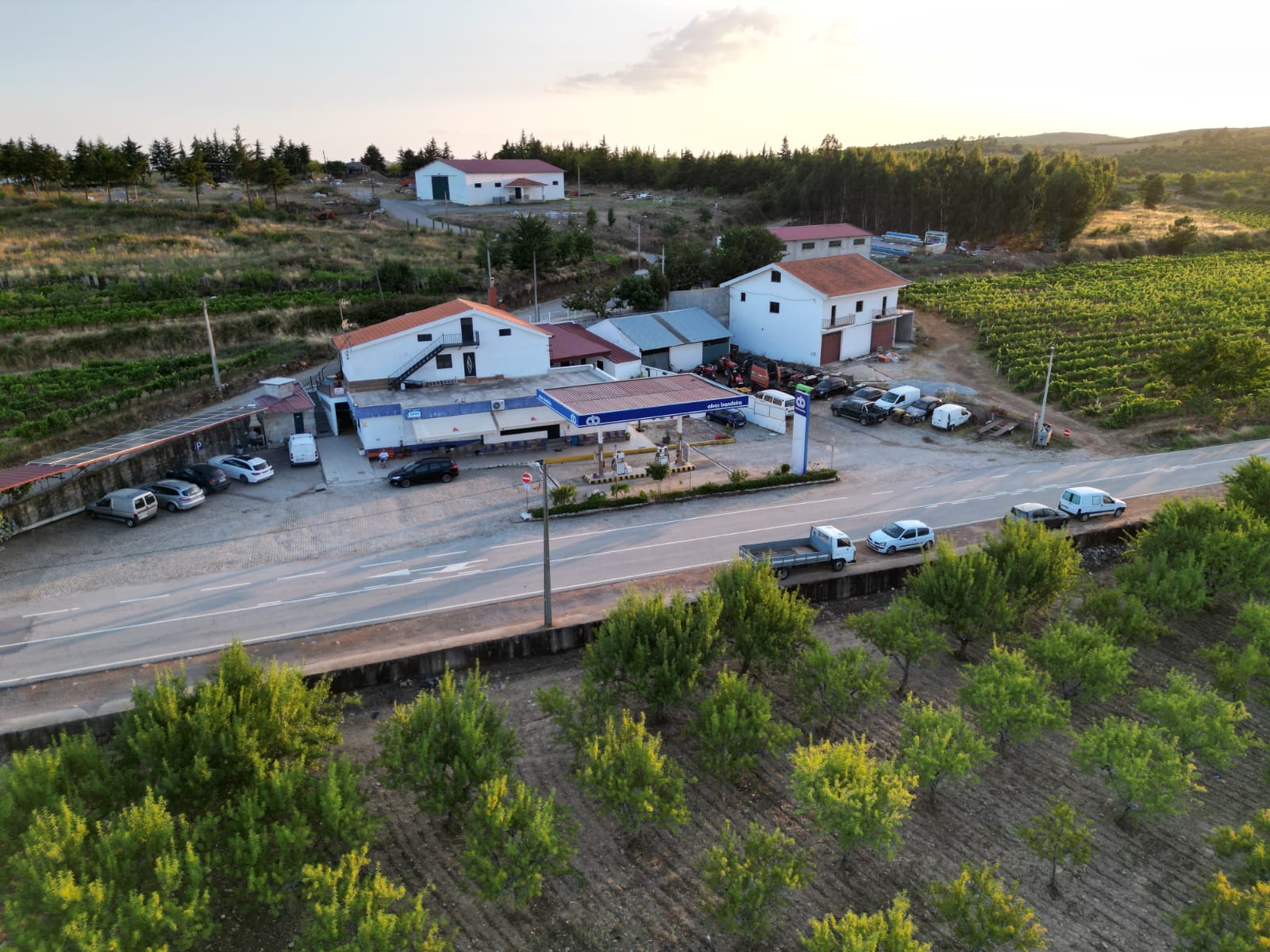 Posto de Combustível + Restaurante + Café + Alojamento Local